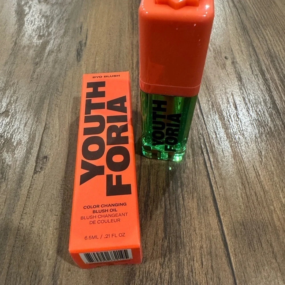 Youth Foria Color Changing Blush Oil